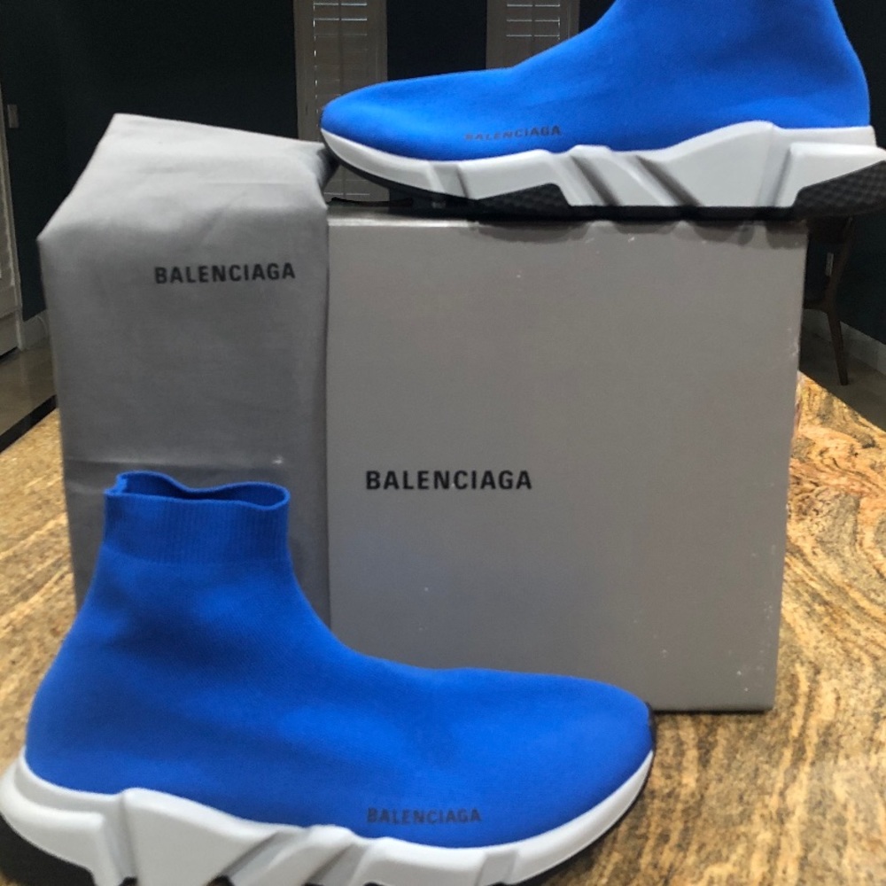 Men’s Balenciaga speed trainers EUR40
2643393 BLUE
